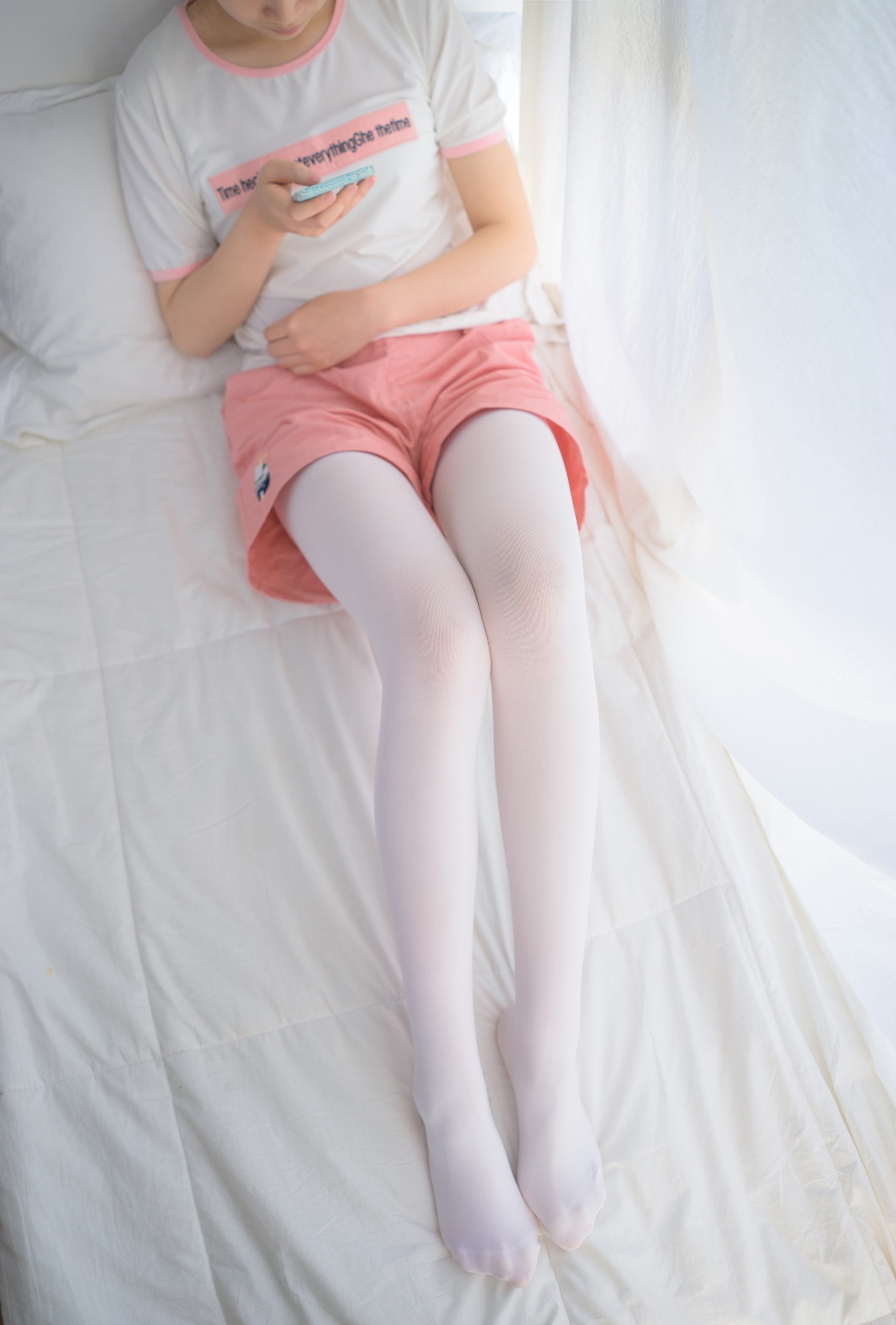 轻兰映画_VOL.007 白丝美腿 [51P]-XikXak
